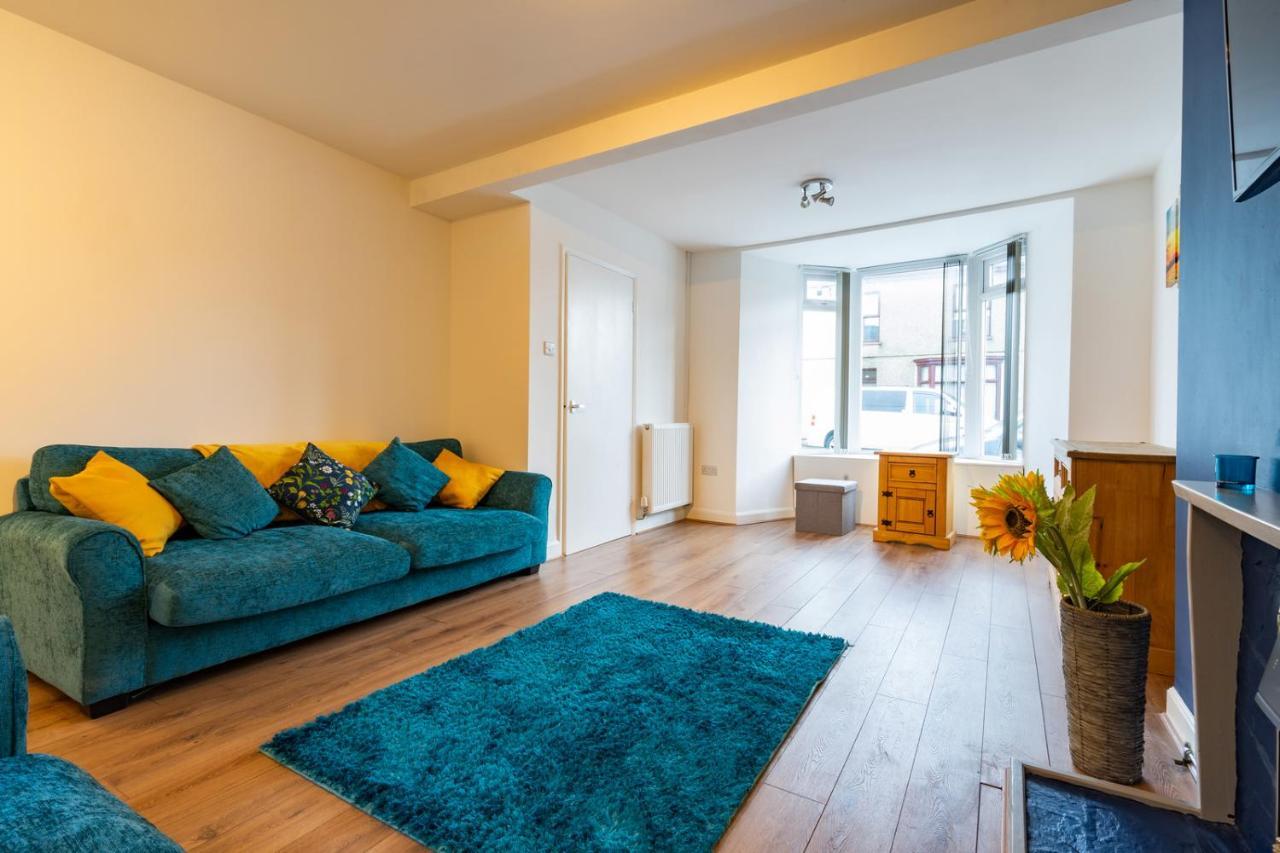 Newly-Renovated, Mid-Terrace Cottage In Портмадог Екстериор снимка
