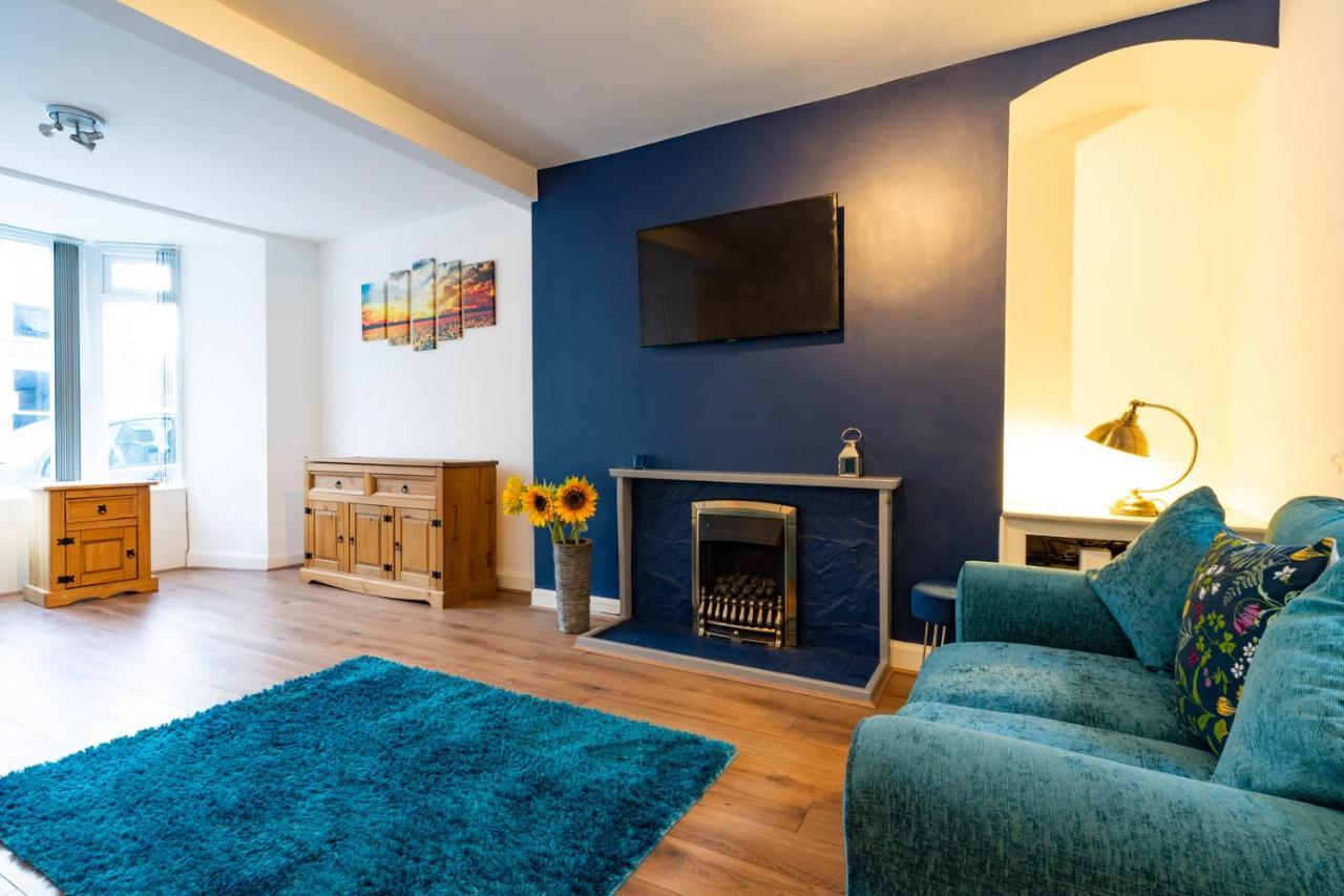 Newly-Renovated, Mid-Terrace Cottage In Портмадог Екстериор снимка